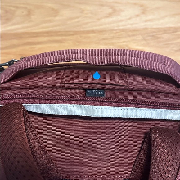 REI Women’s Ruckpack 40L - Picture 10 of 14